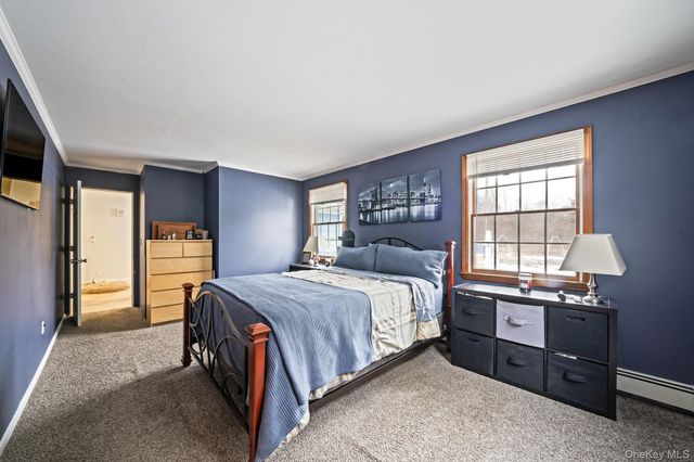 9 Barnes Road, Manorville, NY 11949