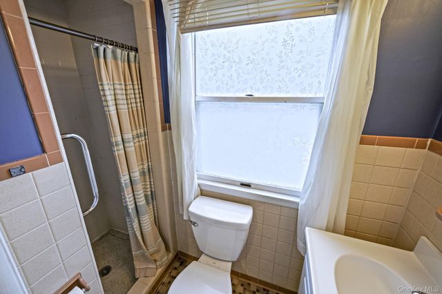 9 Barnes Road, Manorville, NY 11949