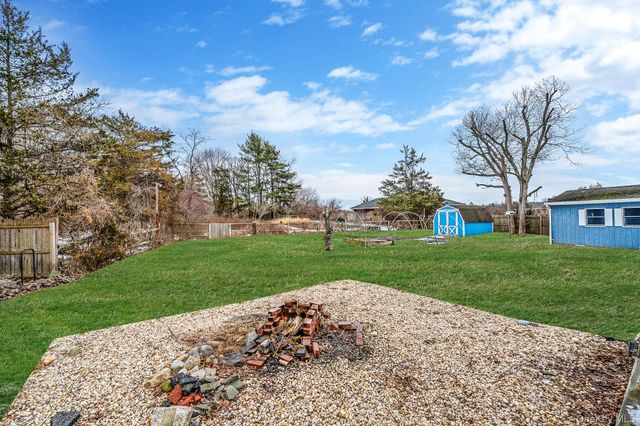 9 Barnes Road, Manorville, NY 11949