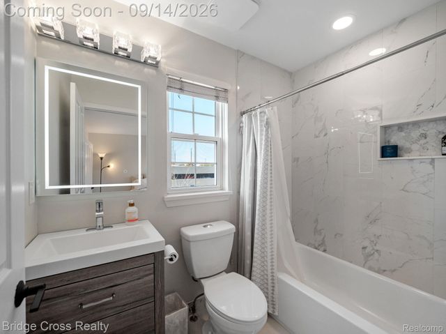 20308 Boardwalk Boulevard, Southfield, MI 48075