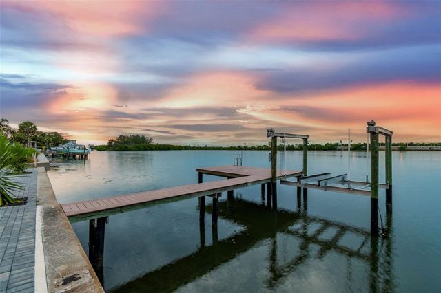 5811 MARINER STREET, Tampa, FL 33609
