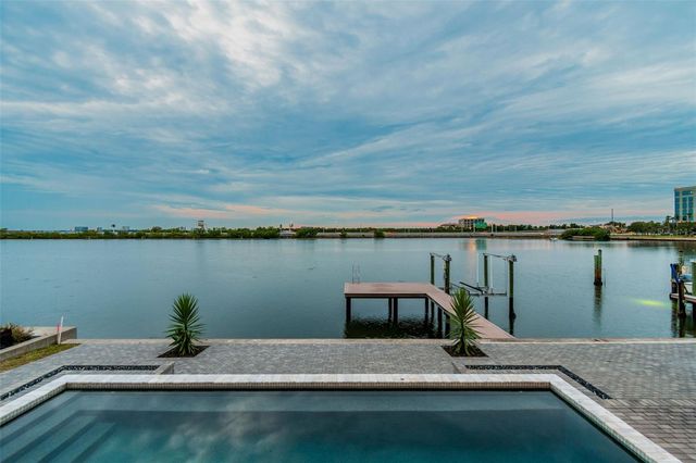 5811 MARINER STREET, Tampa, FL 33609