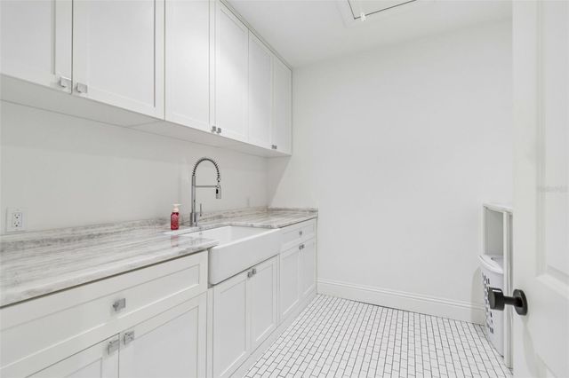 5811 MARINER STREET, Tampa, FL 33609