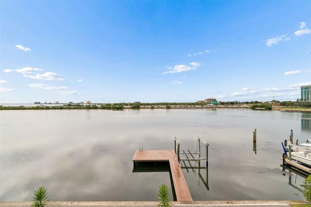 5811 MARINER STREET, Tampa, FL 33609