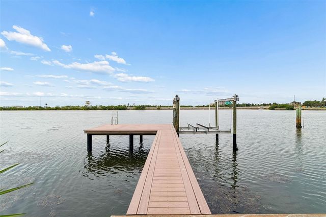 5811 MARINER STREET, Tampa, FL 33609