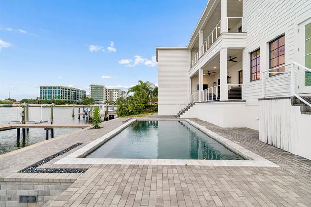 5811 MARINER STREET, Tampa, FL 33609