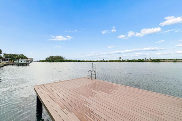 5811 MARINER STREET, Tampa, FL 33609