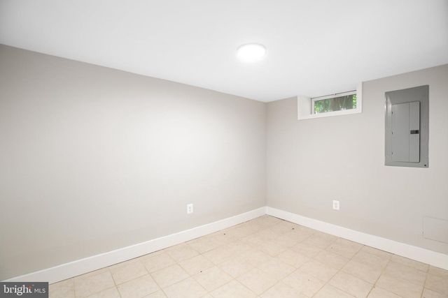 1213 STAFFORD AVE, Fredericksburg, VA 22401