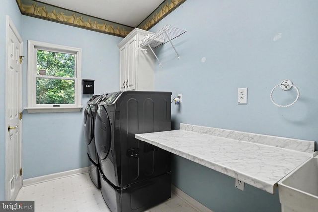 661 HUNTERS LN, Lewisberry, PA 17339