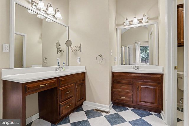 661 HUNTERS LN, Lewisberry, PA 17339