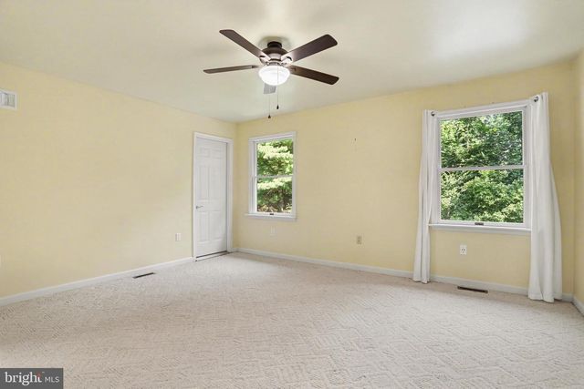 661 HUNTERS LN, Lewisberry, PA 17339