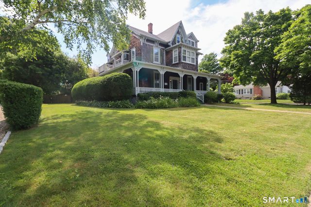 883 Montauk Avenue, New London, CT 06320