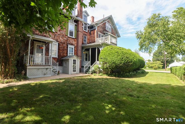 883 Montauk Avenue, New London, CT 06320