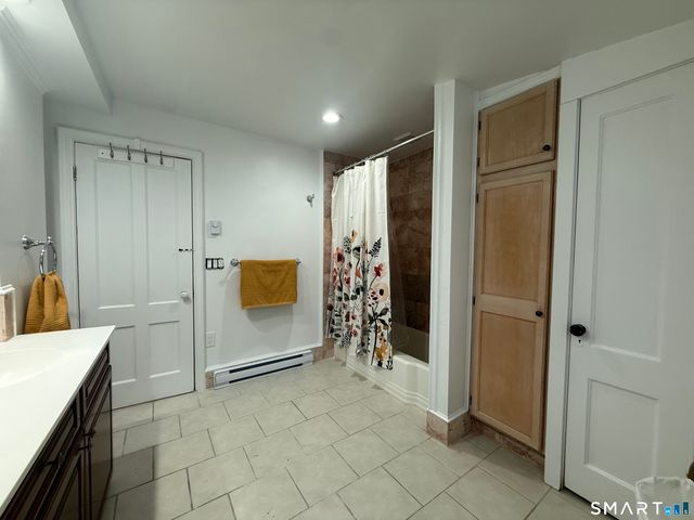 883 Montauk Avenue, New London, CT 06320