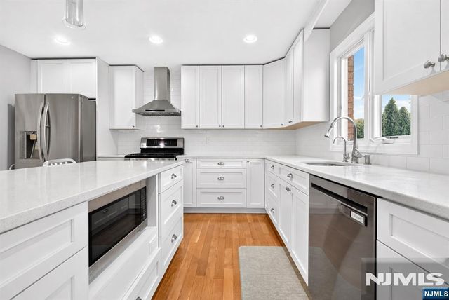 347 4th Street A, Palisades Park, NJ 07650