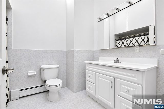 347 4th Street A, Palisades Park, NJ 07650