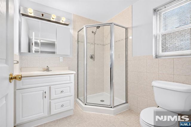 347 4th Street A, Palisades Park, NJ 07650