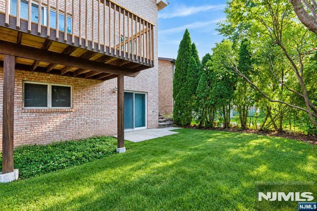 347 4th Street A, Palisades Park, NJ 07650