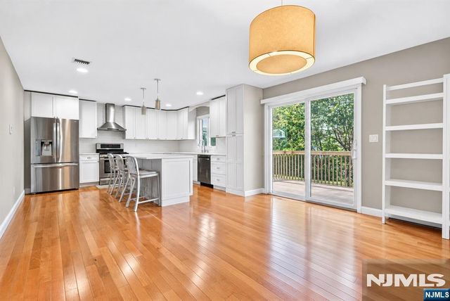 347 4th Street A, Palisades Park, NJ 07650