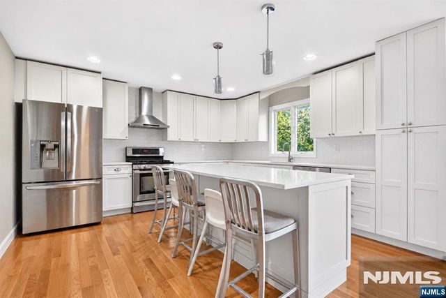 347 4th Street A, Palisades Park, NJ 07650