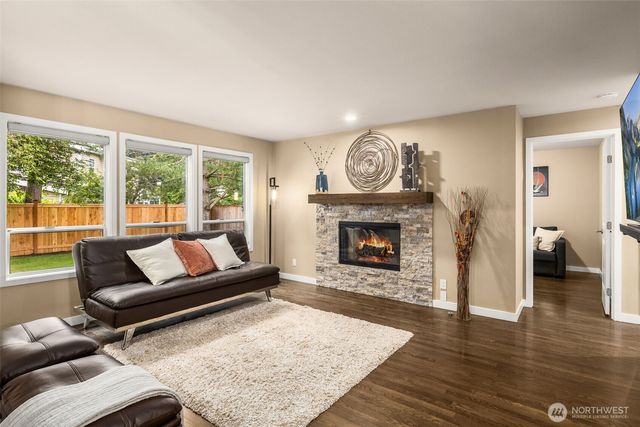 25444 SE 42nd Place, Issaquah, WA 98029