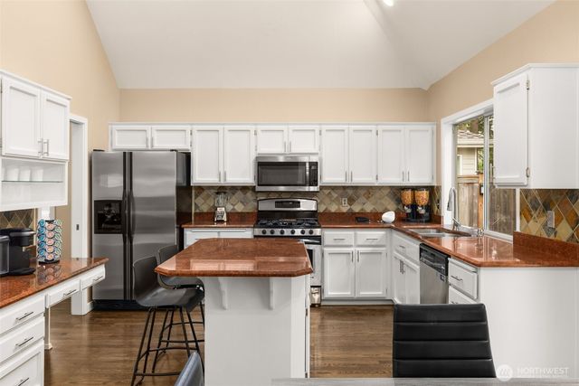 25444 SE 42nd Place, Issaquah, WA 98029
