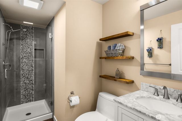 25444 SE 42nd Place, Issaquah, WA 98029