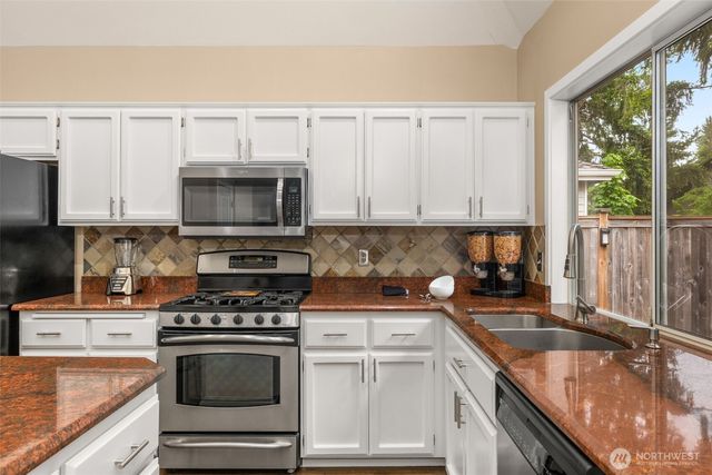 25444 SE 42nd Place, Issaquah, WA 98029