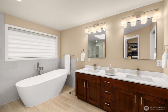25444 SE 42nd Place, Issaquah, WA 98029