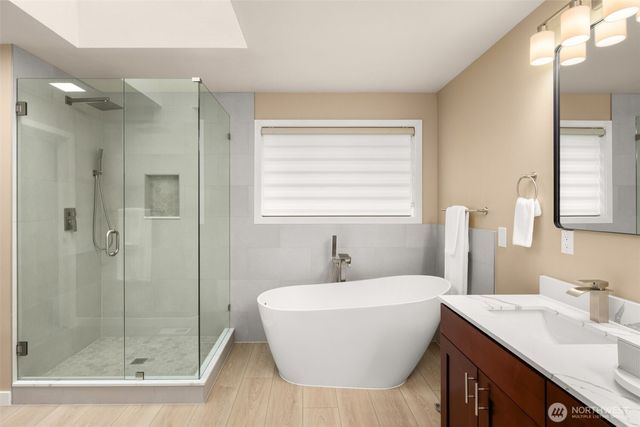 25444 SE 42nd Place, Issaquah, WA 98029