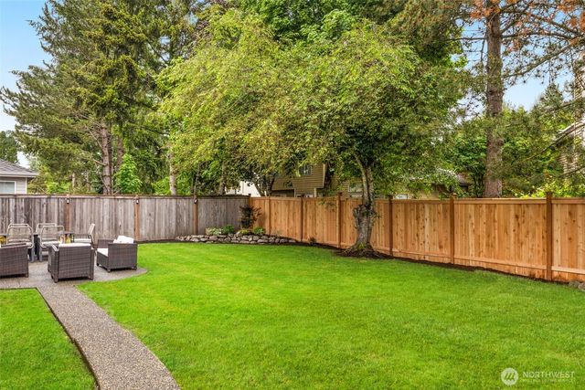 25444 SE 42nd Place, Issaquah, WA 98029