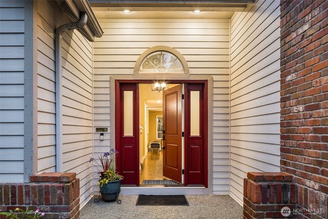 25444 SE 42nd Place, Issaquah, WA 98029