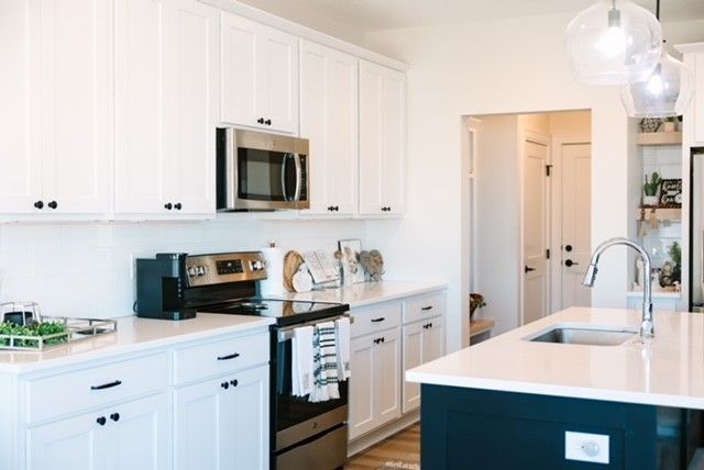 302 S 91st Street, West Des Moines, IA 50266