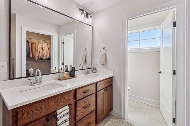 302 S 91st Street, West Des Moines, IA 50266