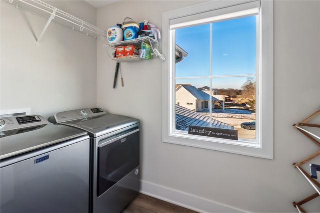 302 S 91st Street, West Des Moines, IA 50266