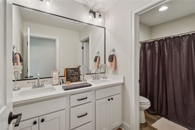 302 S 91st Street, West Des Moines, IA 50266