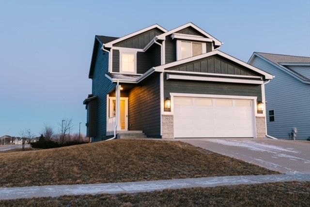 302 S 91st Street, West Des Moines, IA 50266