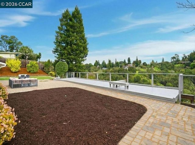 56 56 Bates Blvd, Orinda, CA 94563