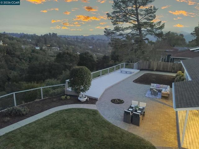 56 56 Bates Blvd, Orinda, CA 94563