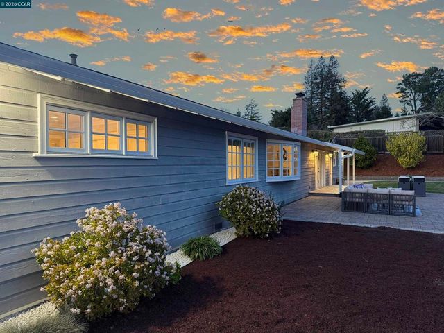 56 56 Bates Blvd, Orinda, CA 94563