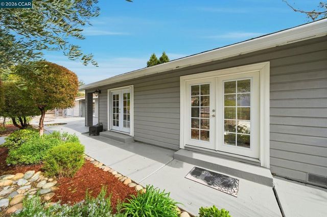 56 56 Bates Blvd, Orinda, CA 94563