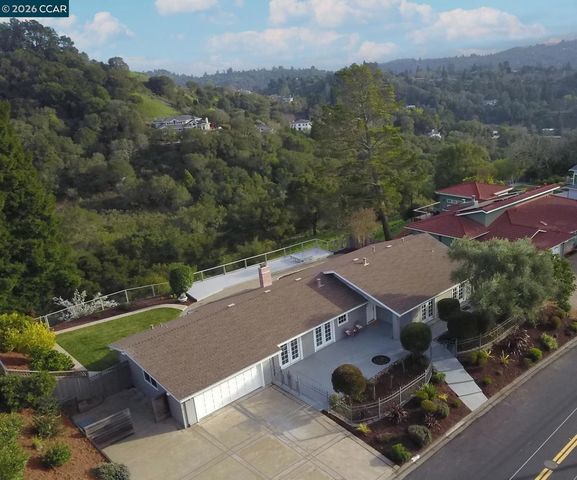 56 56 Bates Blvd, Orinda, CA 94563