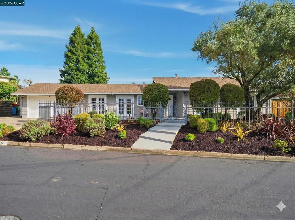 56 56 Bates Blvd, Orinda, CA 94563