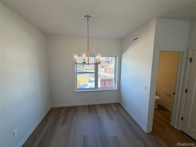 23614 Parkview Lane, Farmington, MI 48336