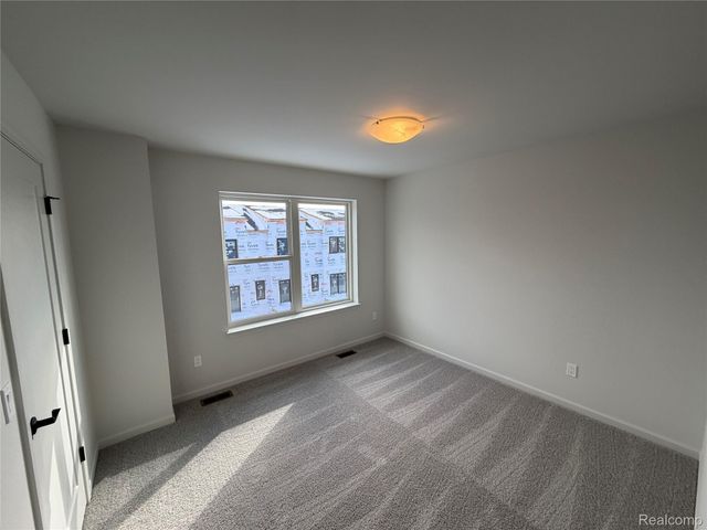 23614 Parkview Lane, Farmington, MI 48336