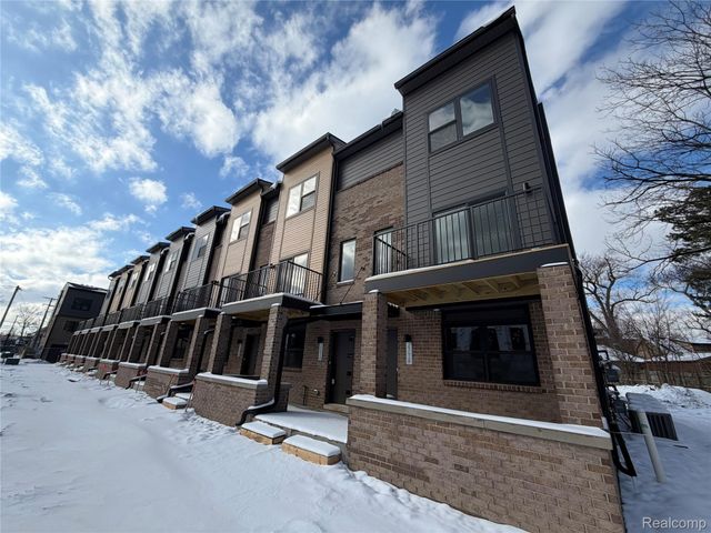 23614 Parkview Lane, Farmington, MI 48336