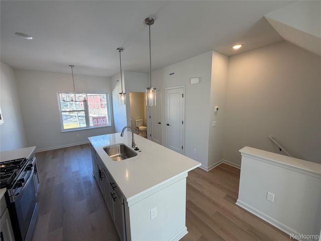 23614 Parkview Lane, Farmington, MI 48336