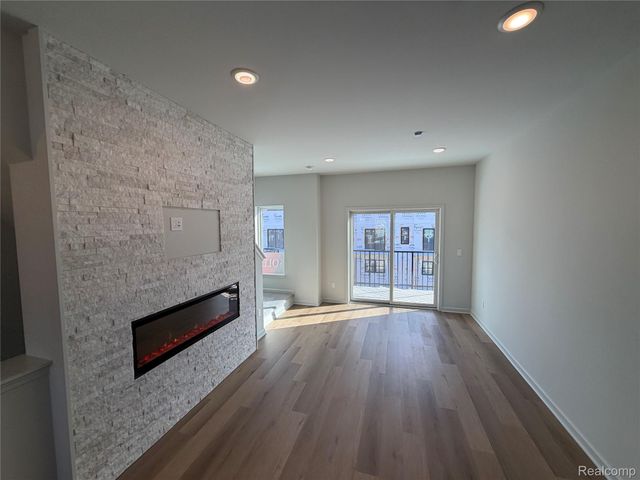 23614 Parkview Lane, Farmington, MI 48336