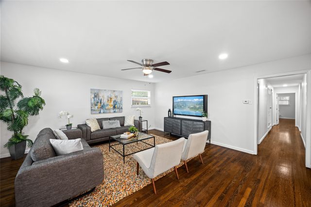 7024 Irongate Lane, Dallas, TX 75214