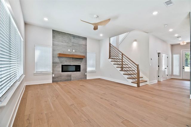 1442 NW Bella Vista Road, Bentonville, AR 72712